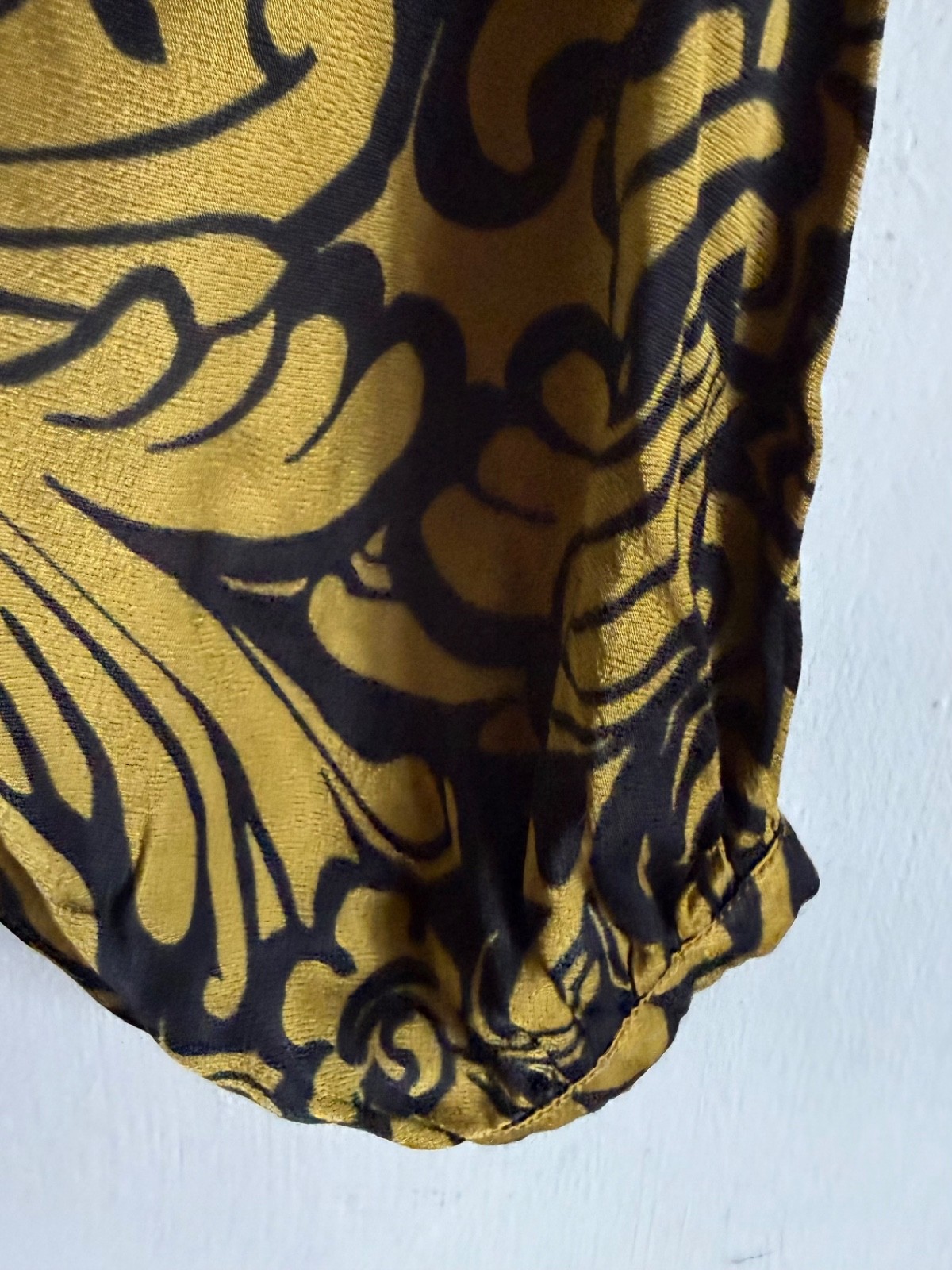 GHOST LONDON YELLOW & BLACK FLORAL PRINT LONG SLEEVES MIDI DRESS SIZE: LARGE