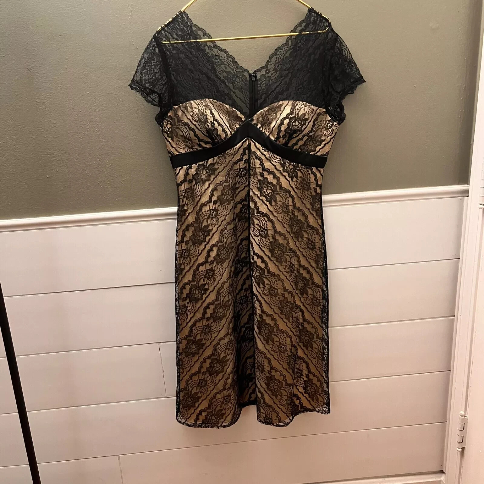 White House Black Market Dress sz. 12 Black Beige Lace Overlay Cocktail *Hole*