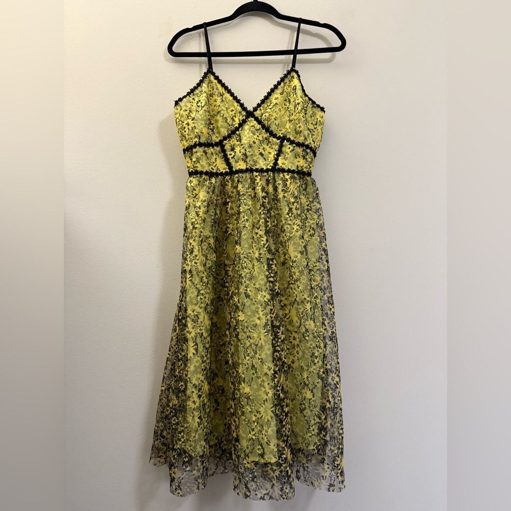 Aqua Bloomingdale’s Lace Romance Mini Dress in Yellow and Black – S