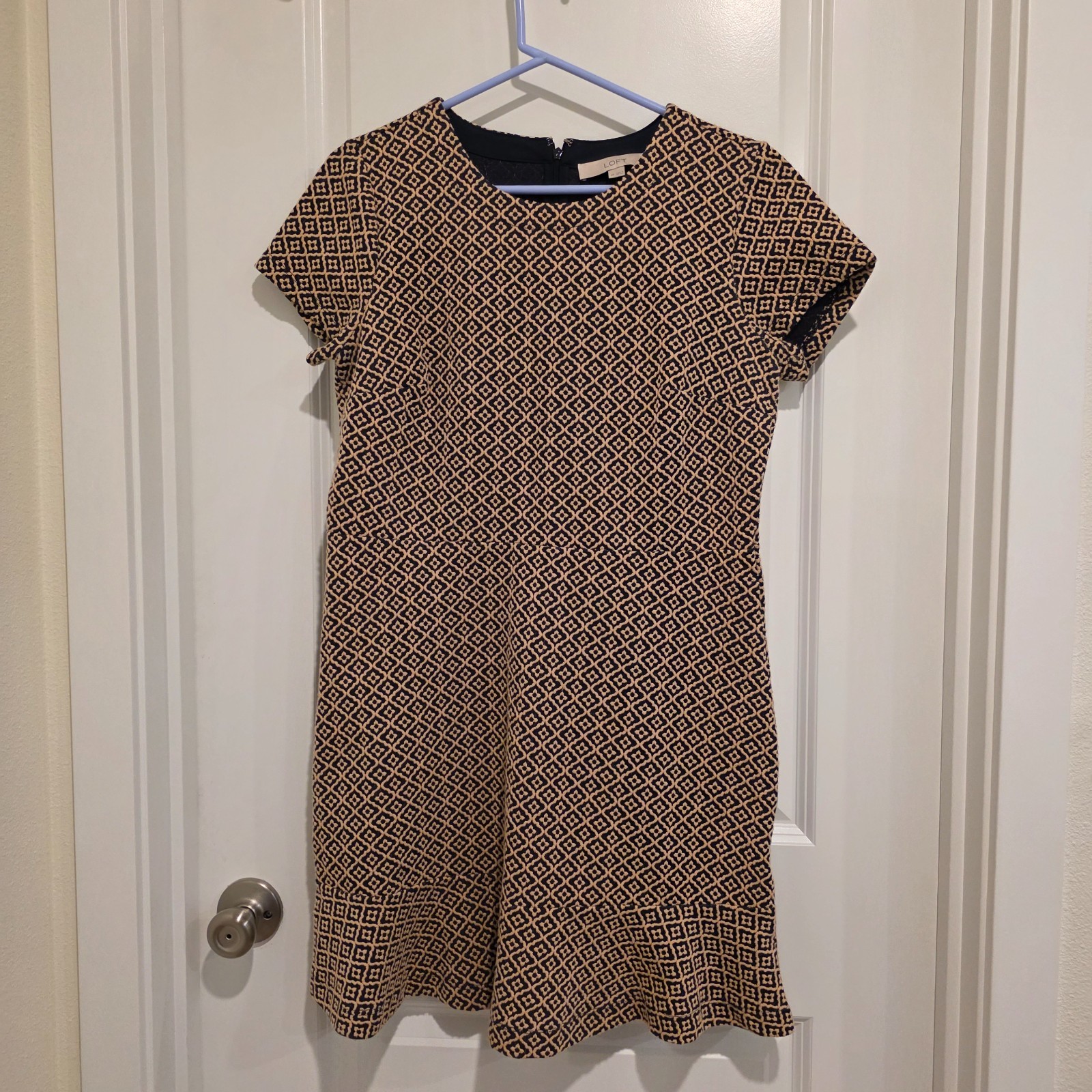 Ann Taylor Loft Ponte Knit Shift Dress Peplum Hem Tan Navy Career Work Womens 8P