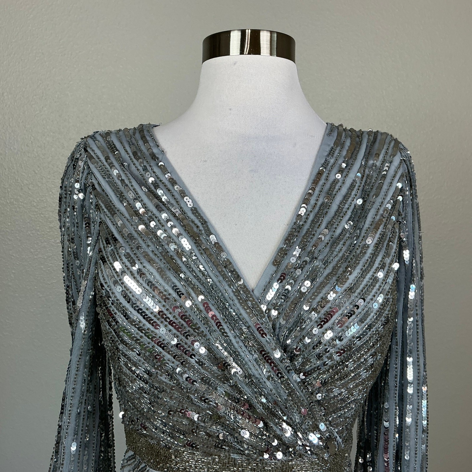 Mac Duggal 5501 Silver Evening Gown Sequined Long Sleeve Column Dress Size 18