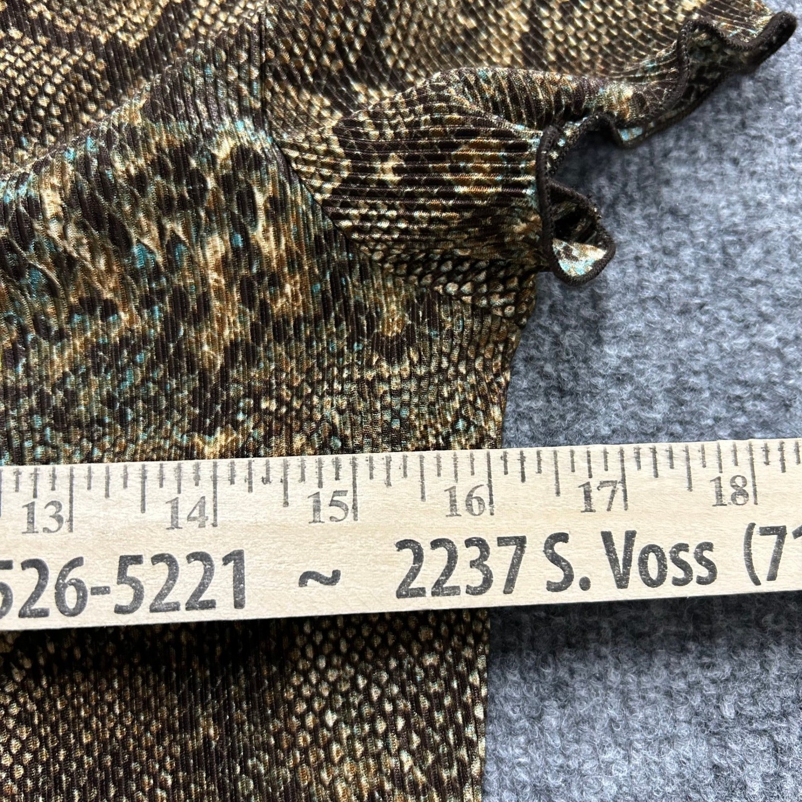 Connected Apparel Dress Womens Size 8 Brown Snakeskin V-Neck Short Sleeve Sheath