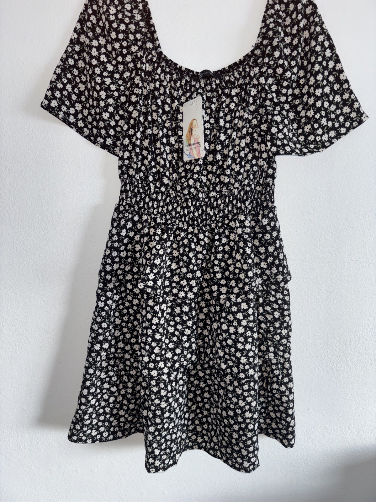 Pretty Garden Women’s Floral Black Green Dress Short Sleeve Size Small NEW