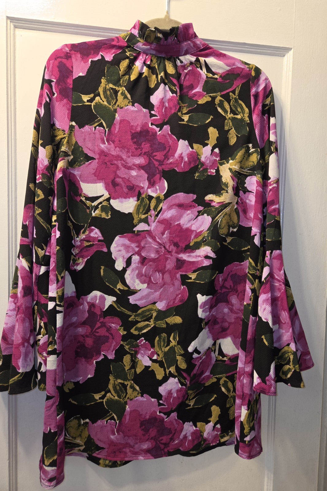 En Creme En Bloom Purple Floral Mini Dress. Ruffle Sleeves. Buttons. Small