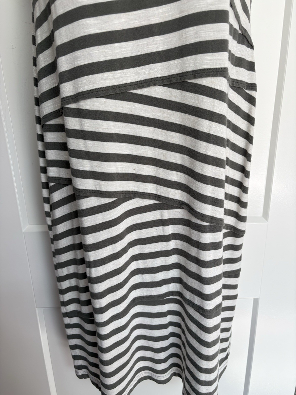 Chico’s 0 Small Dress Grey White Stripe Diagonal Tiers TShirt Style Cap Sleeves