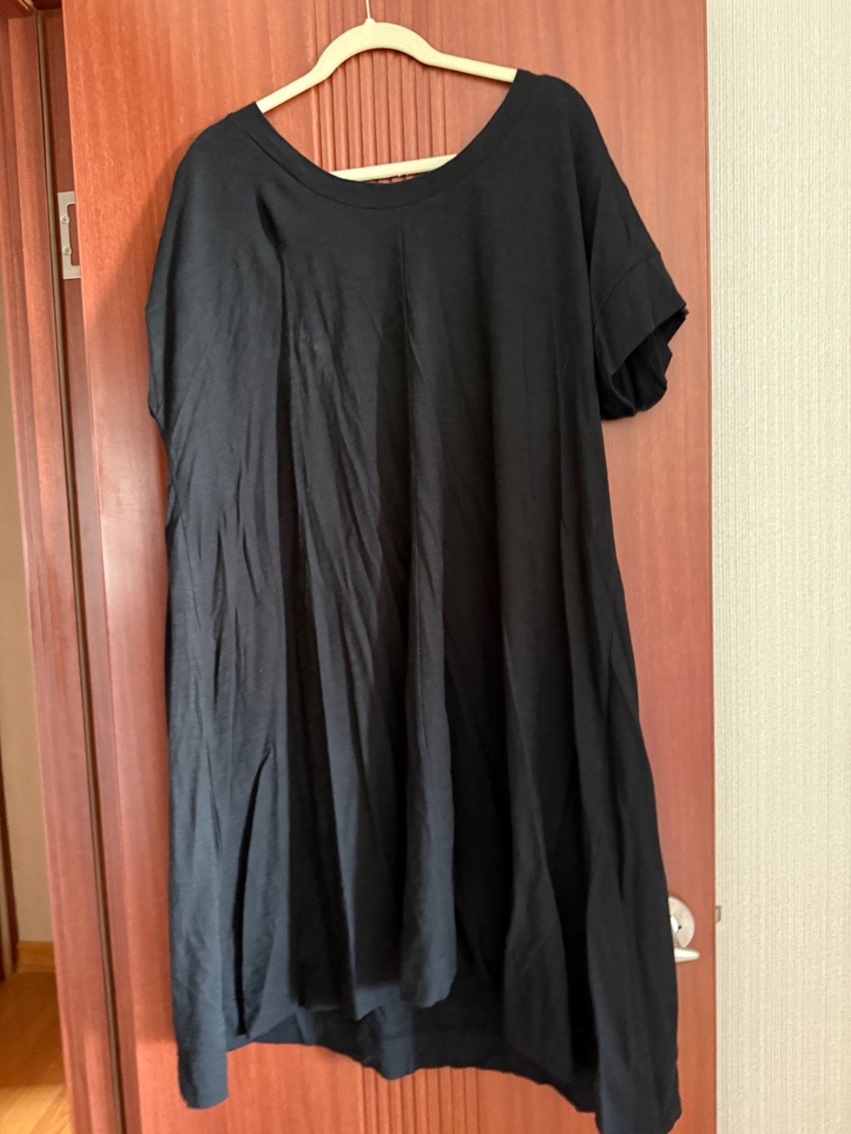 Moyuru Black Short Sleeve Dress Size Medium Oversized Style FREE US S/H