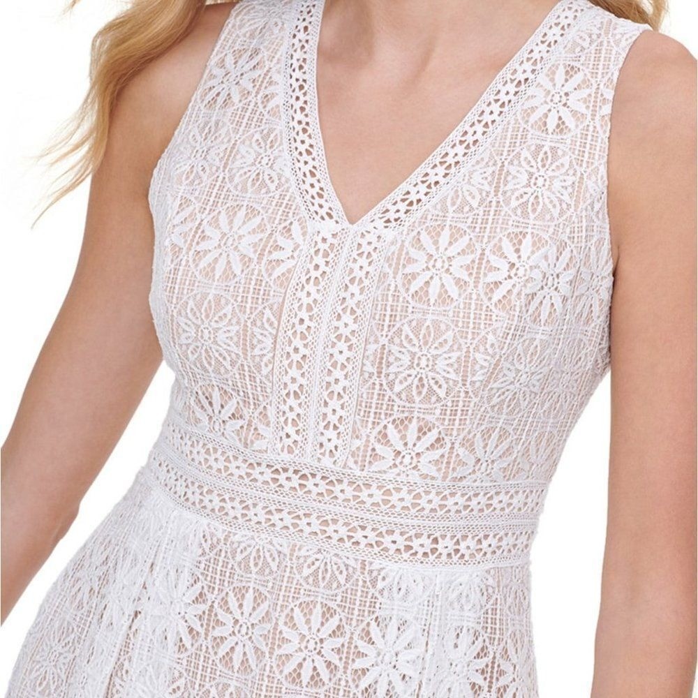 Kensie Ivory Medallion Lace Dress Size 8