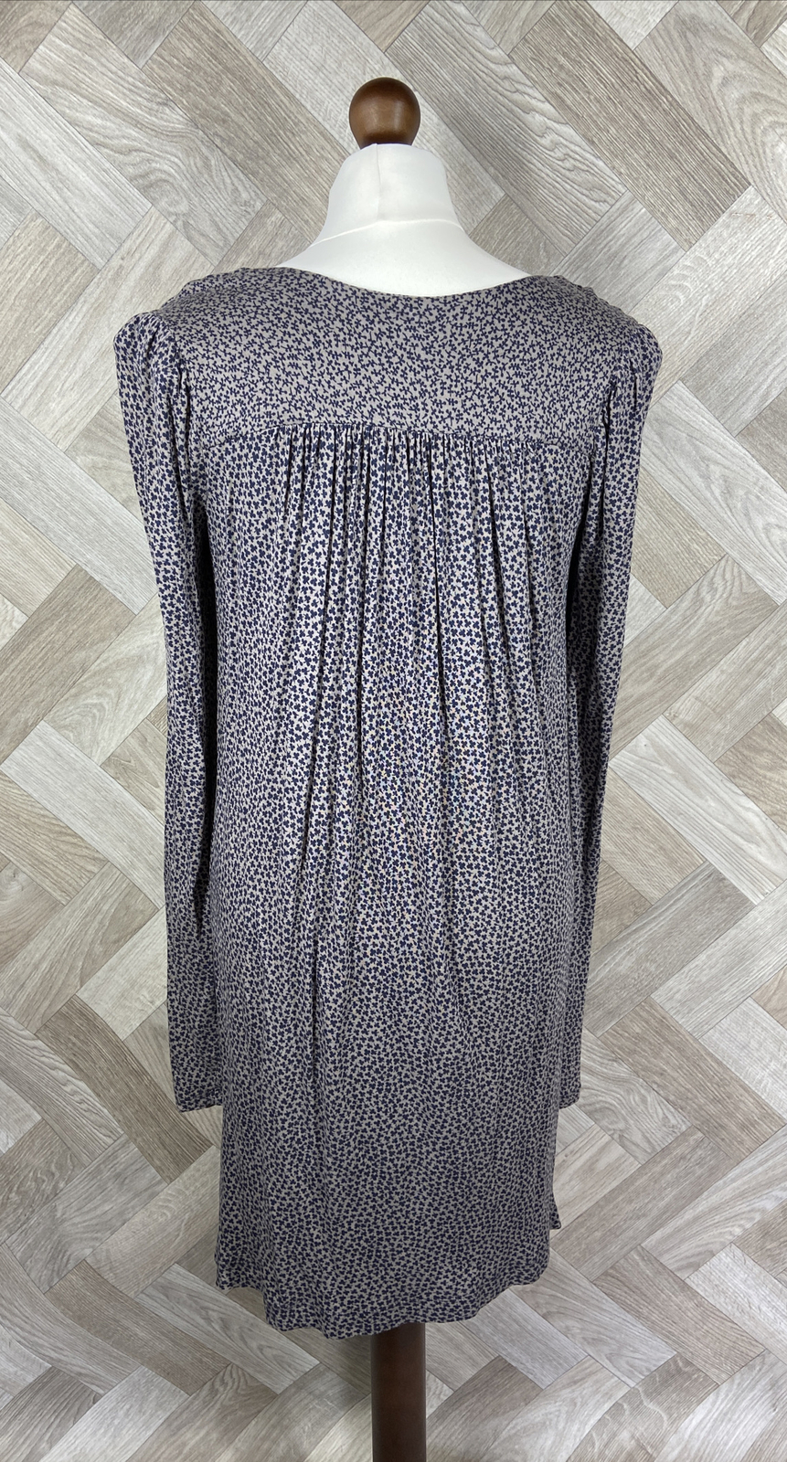 French Connection Dark Floral Leaf Pattern Stretch Long Sleeved Dress Size 8