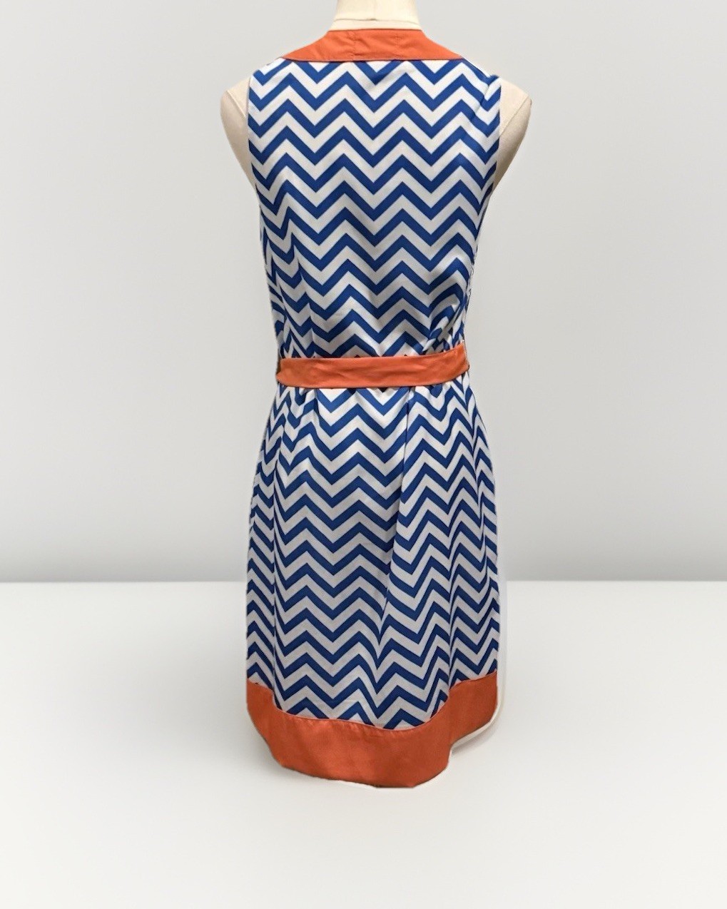 Women’s Mud Pie Blue Chevron/Orange Trim Print V-neck Belted Cool Shift Dress M