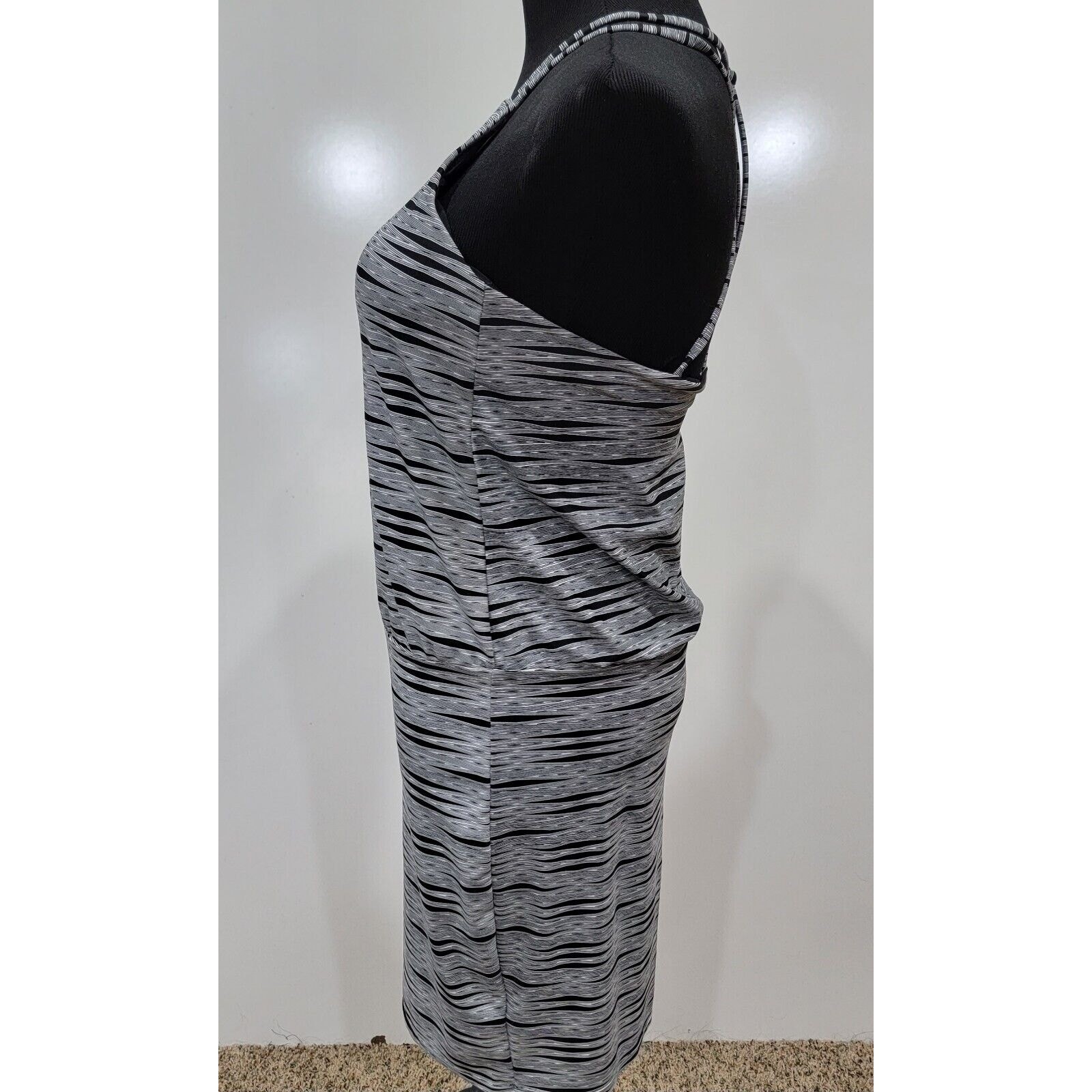 Athleta XSmall Arielle Venice Strappy Yback Athletic Swim Dress Sporty Coastal