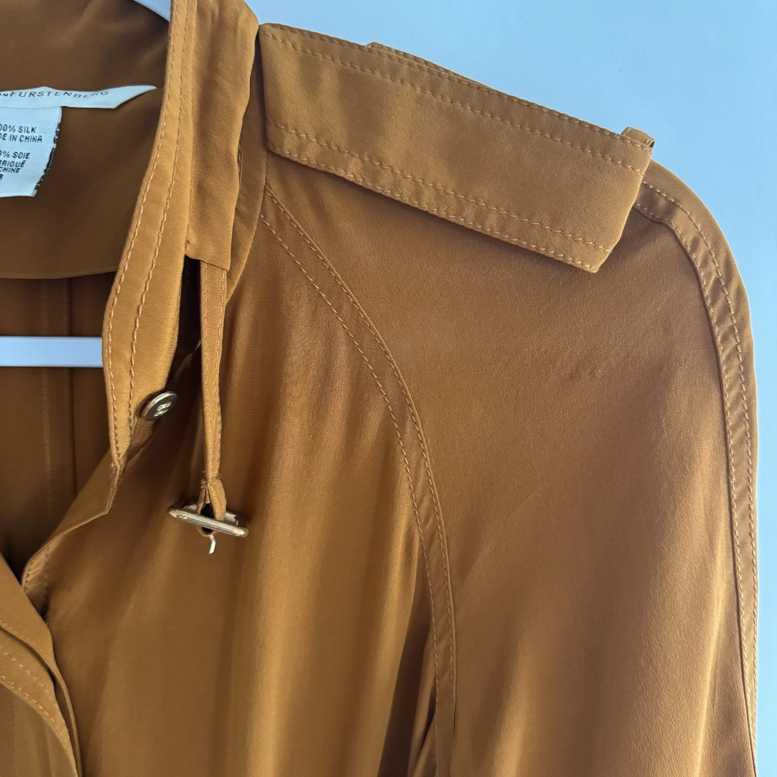 Diane Von Furstenberg 100% Silk Utility Dress 6 Safari Tan Belted Pockets