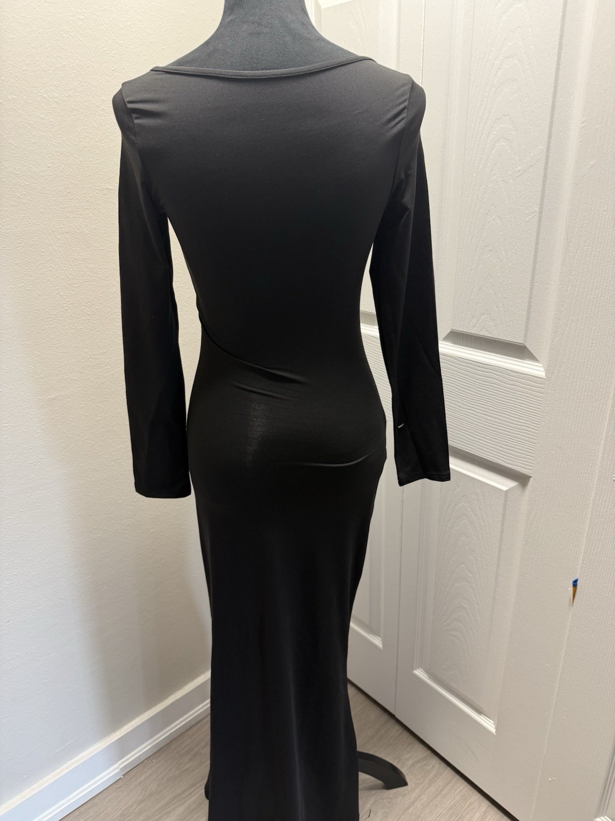 Black Solid Knit Stretch Bodycon Maxi Dress Scoop Neck Long Sleeve Size S
