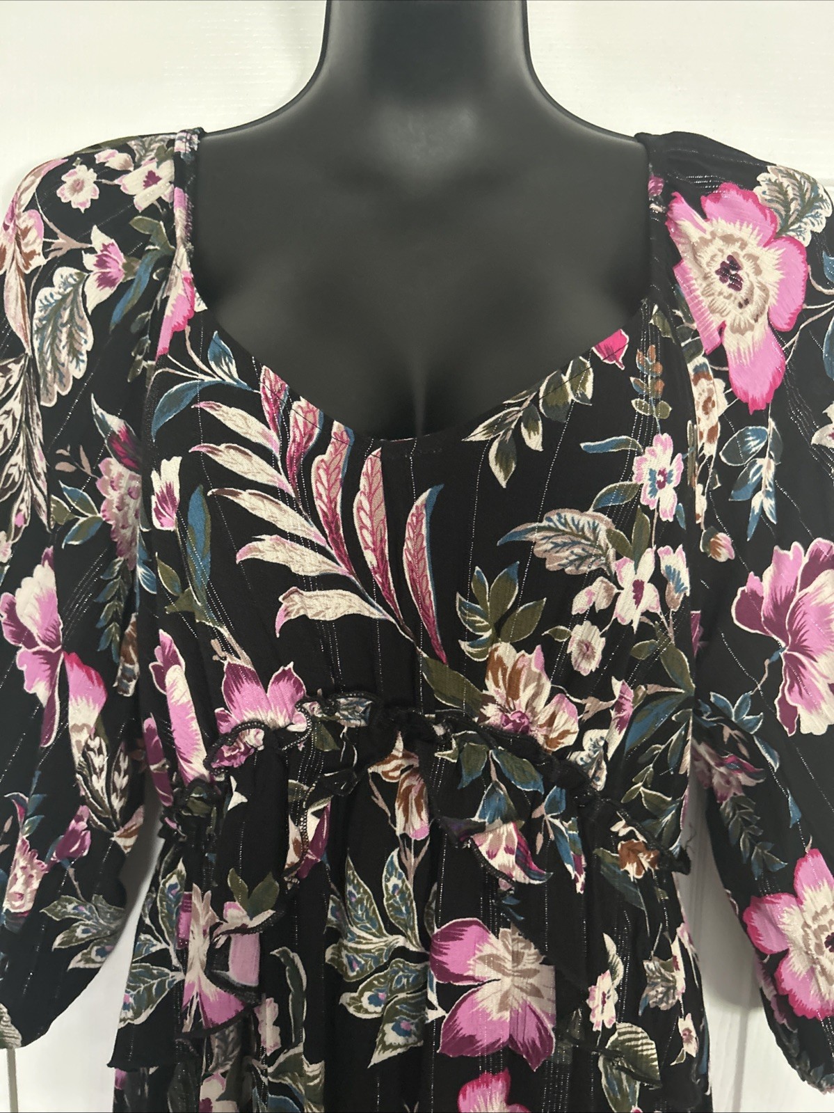 Jessica Simpson Dress Size M Long Maxi Black with Silver Sparkly Thread EUC