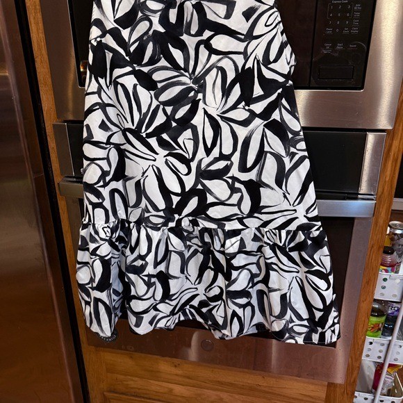 Emma & Michele Black and White Leaf Pattern Dress XL