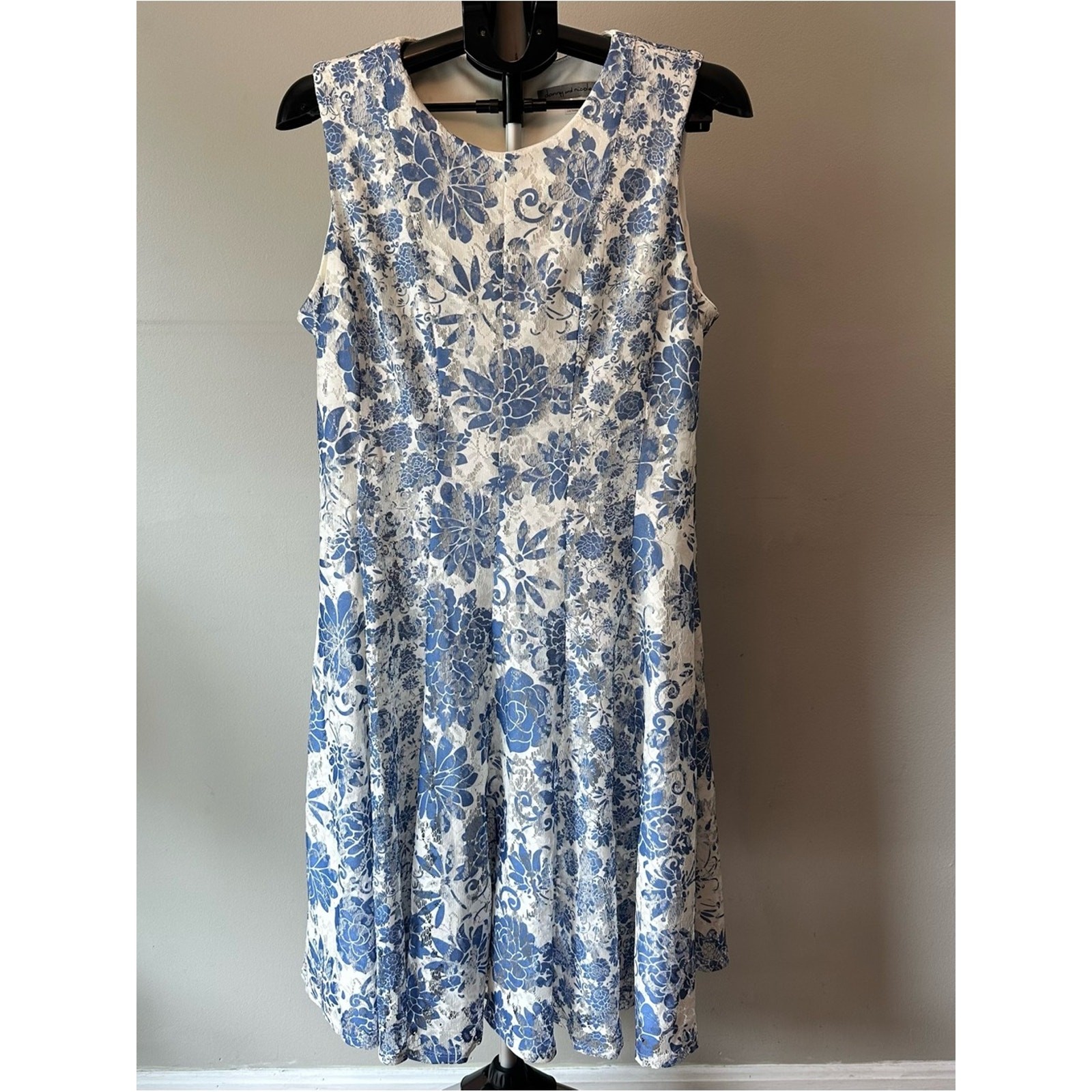 Danny & Nicole White and Blue Floral Midi Dress, size 16