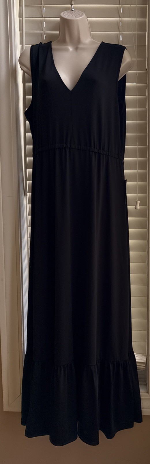 Love X Design Long V-Neck Maxi Dress Size L Black Sleeveless MSRP: $78.00