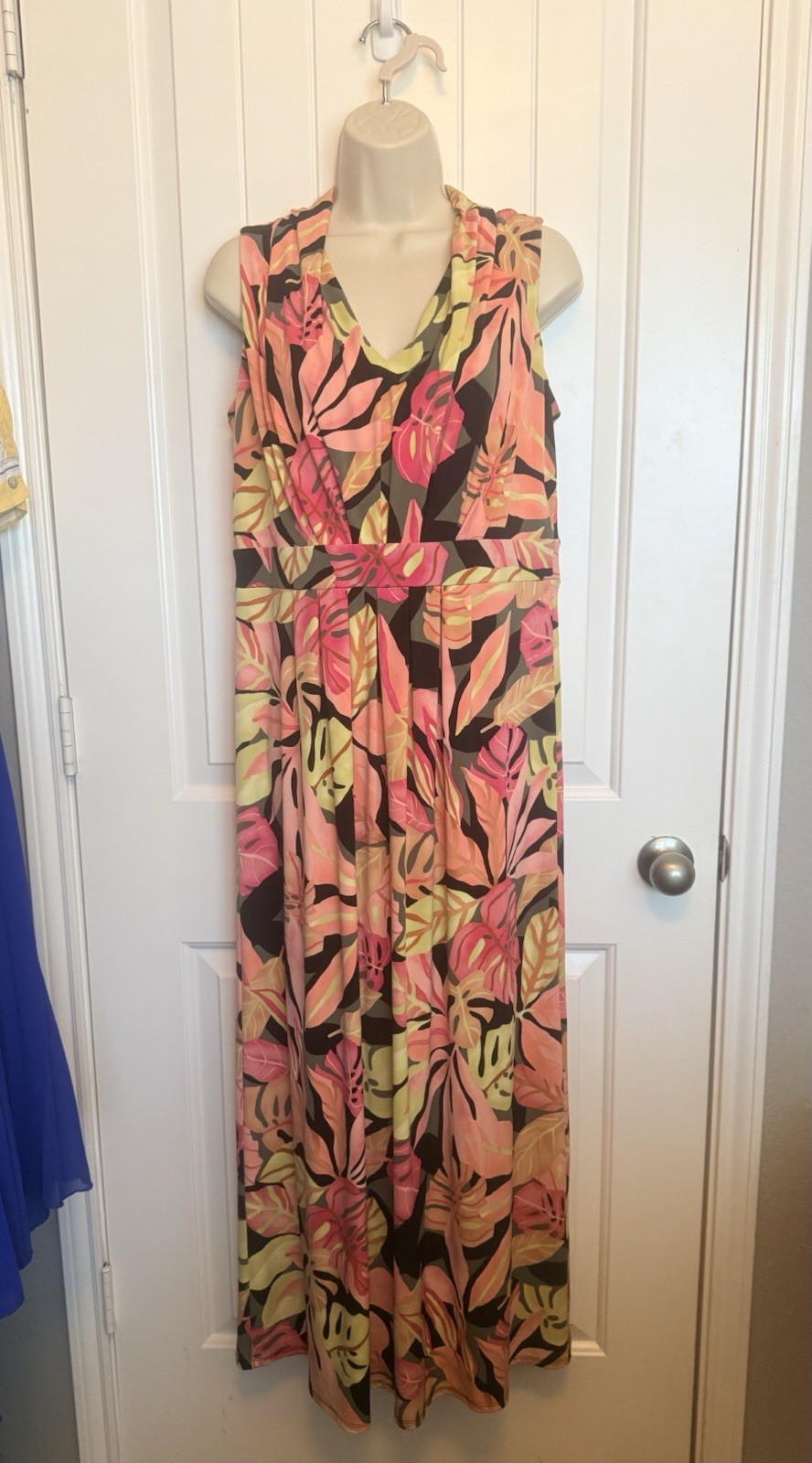 Chico’s Oasis Tropical Floral Pleated Maxi Dress Pink Green Black – Size 1- 8-10