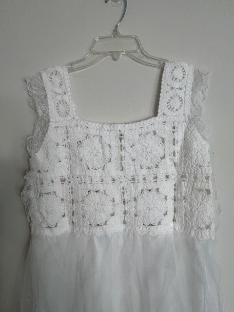 POL Romantic Bohemian Inspired White Crochet Lush Lace Tulle Knit Midi Dress NEW