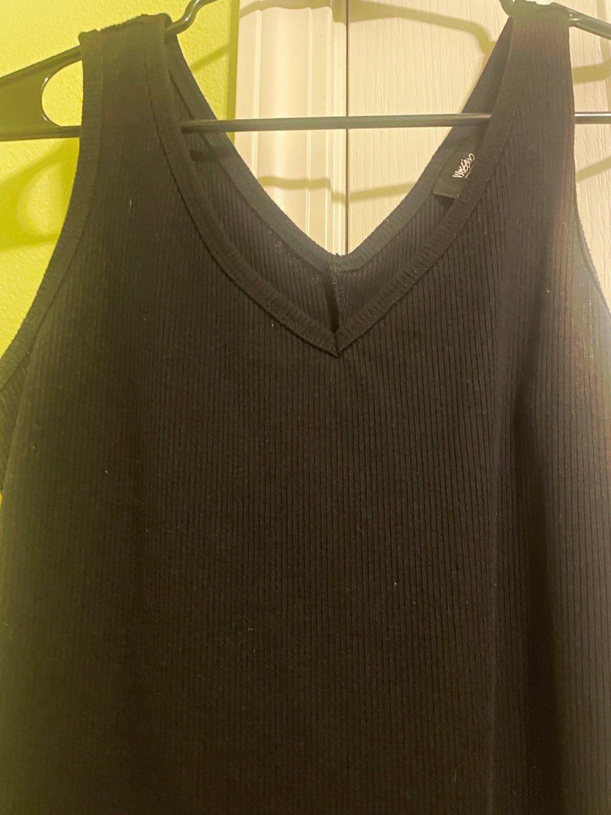 Mossimo Women’s Black Rayon Knit V-Neck Strappy Sleeveless Midi Slip Dress M