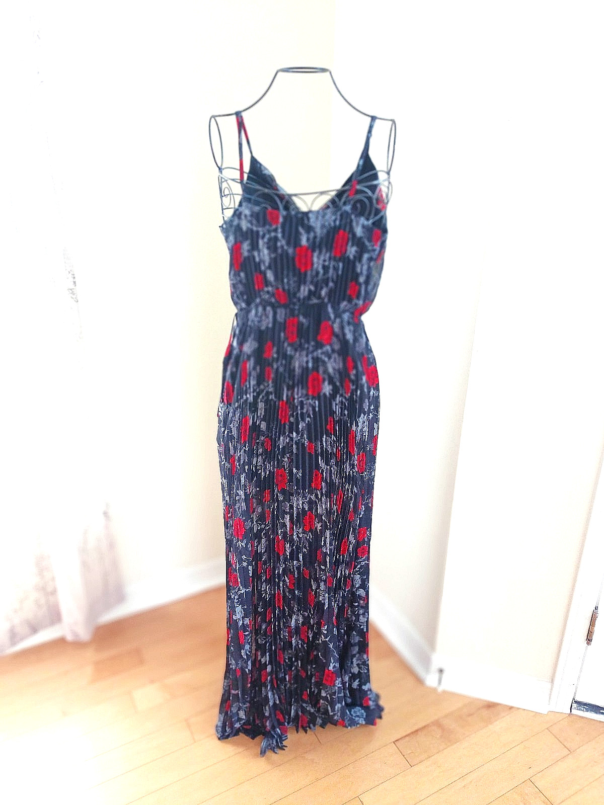 NEW Ali & Jay Pleated Adjustable Straps Maxi Dress Lined M Black Floral Print