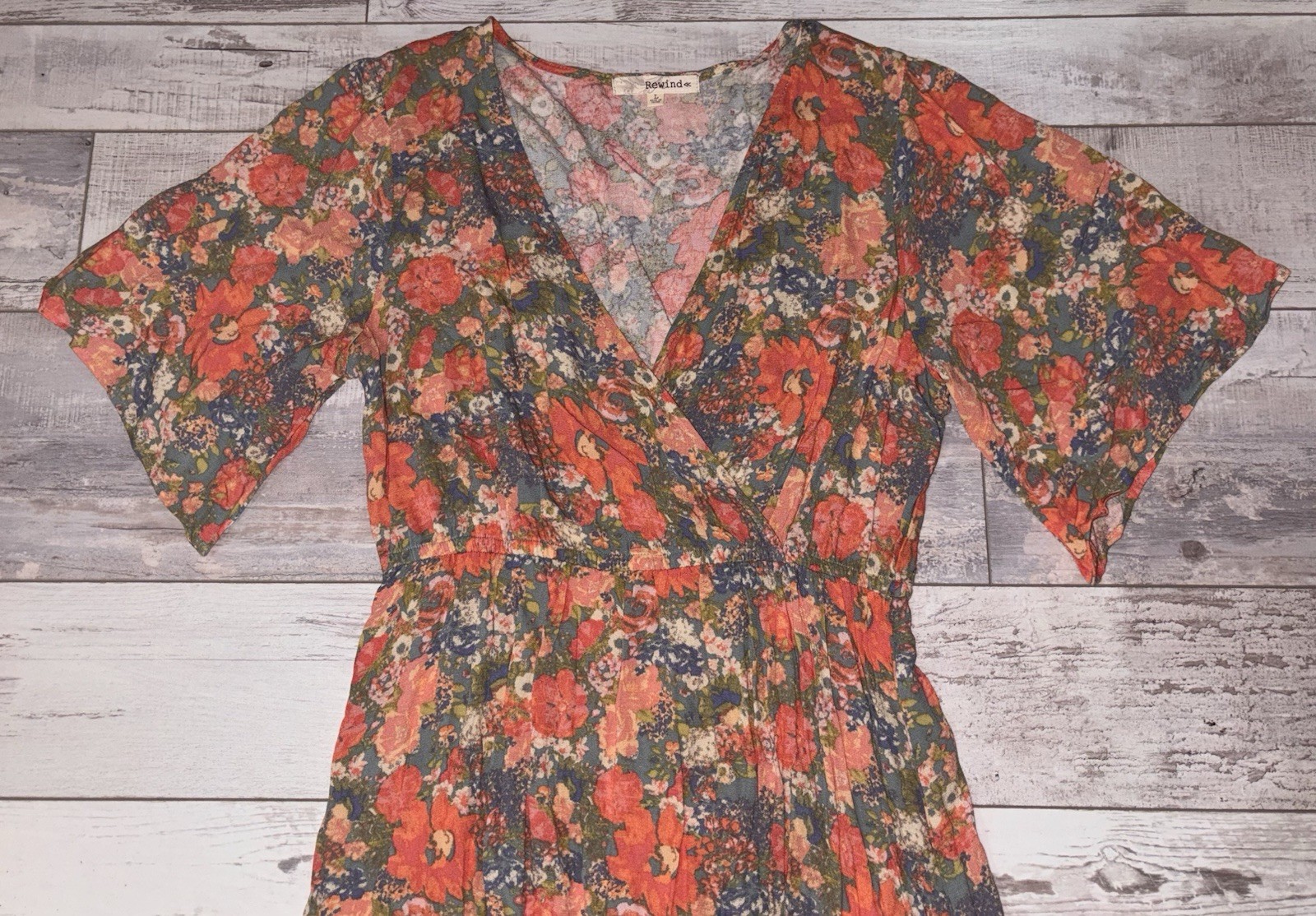 Rewind Short Sleeve V-neck A-line Dress size L large – Floral/Flowers B