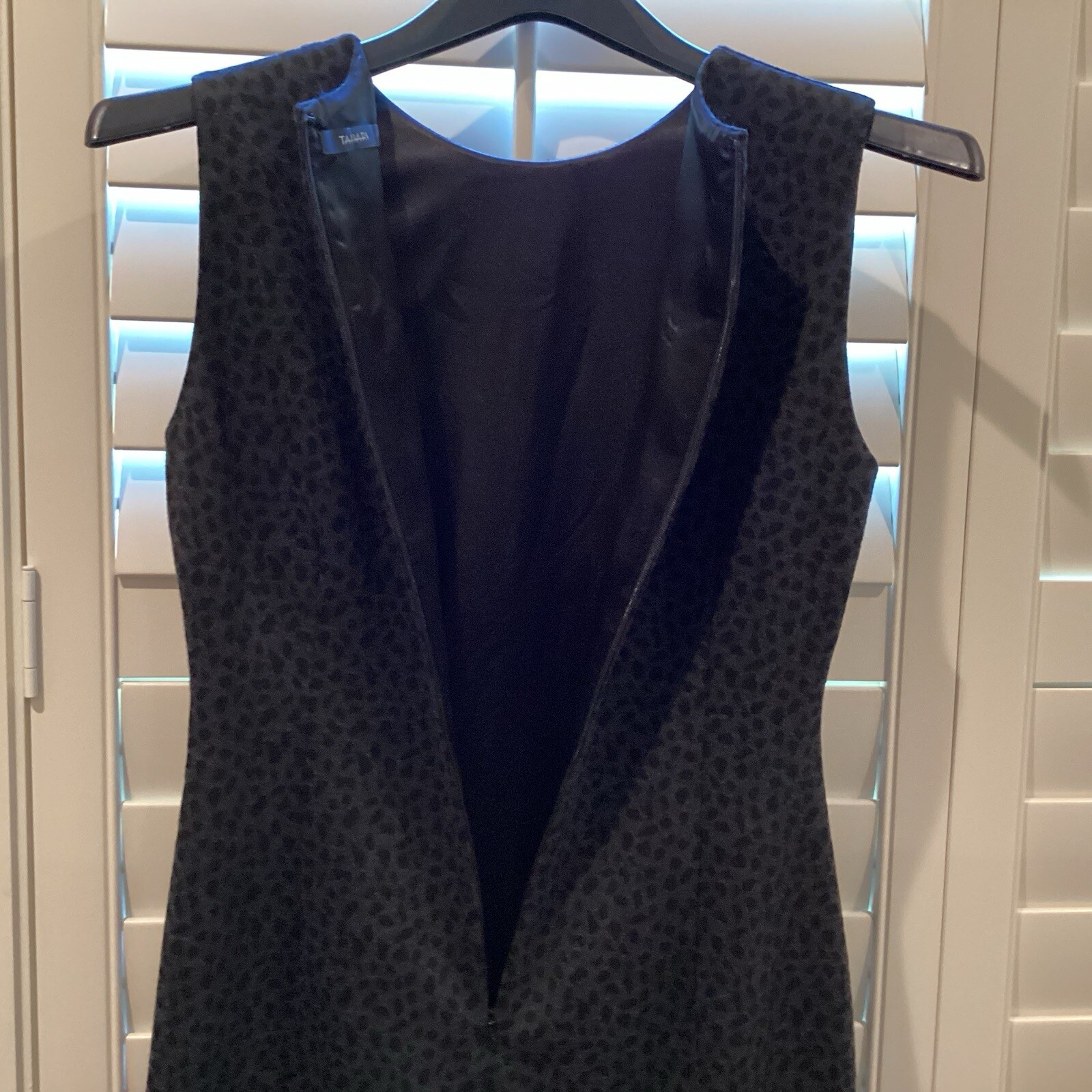 Tahari Black Gray Sleeveless Dress Shift Sz 6 Ruched Fully Lined Career Casual