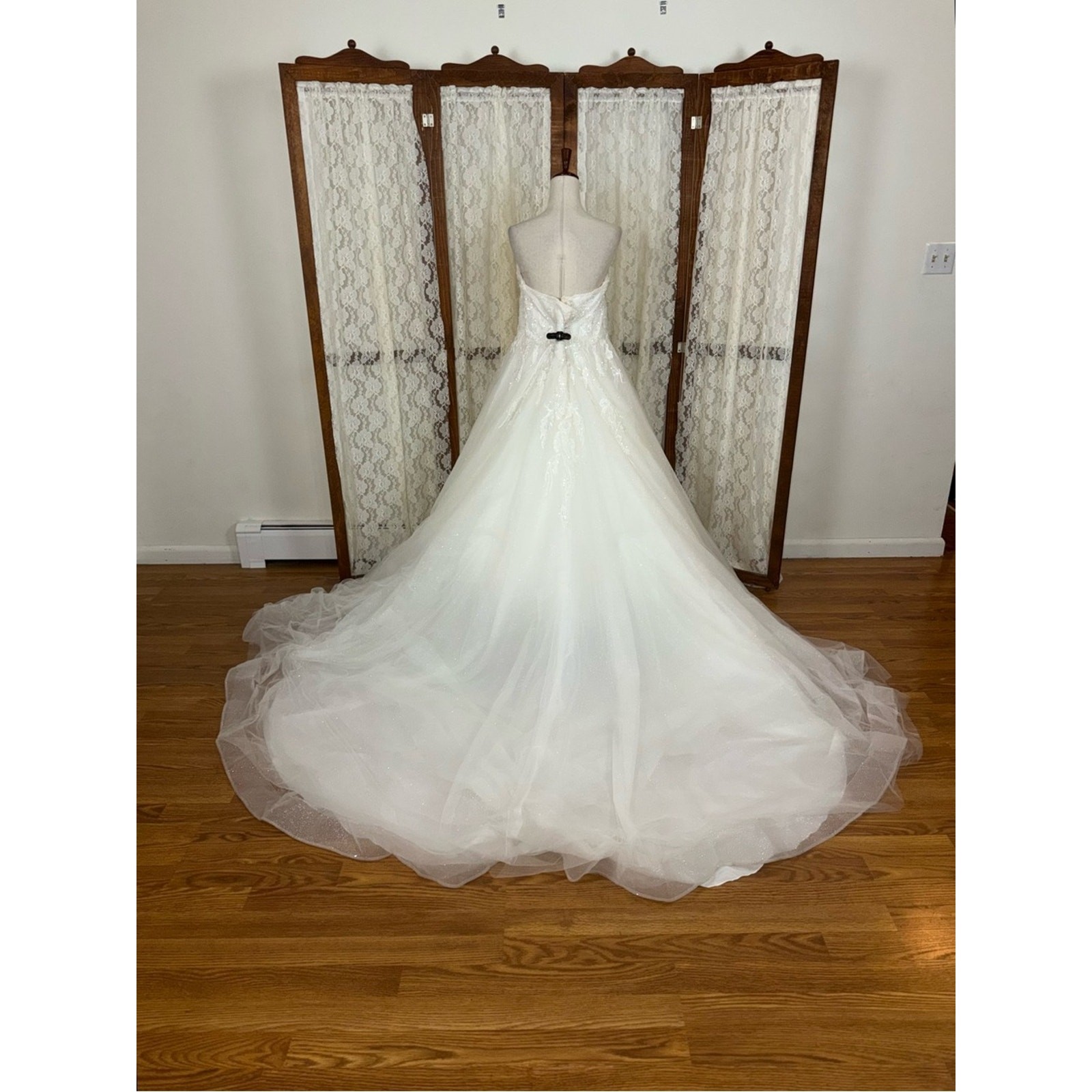 Stunning Oleg Cassini Sparkling Tulle Wedding Gown