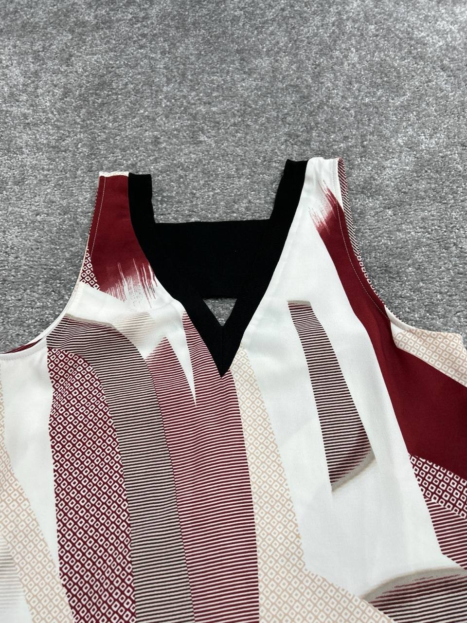Trouve Shift Dress Womens Small Multicolor Abstract Print High Low Hem V Neck