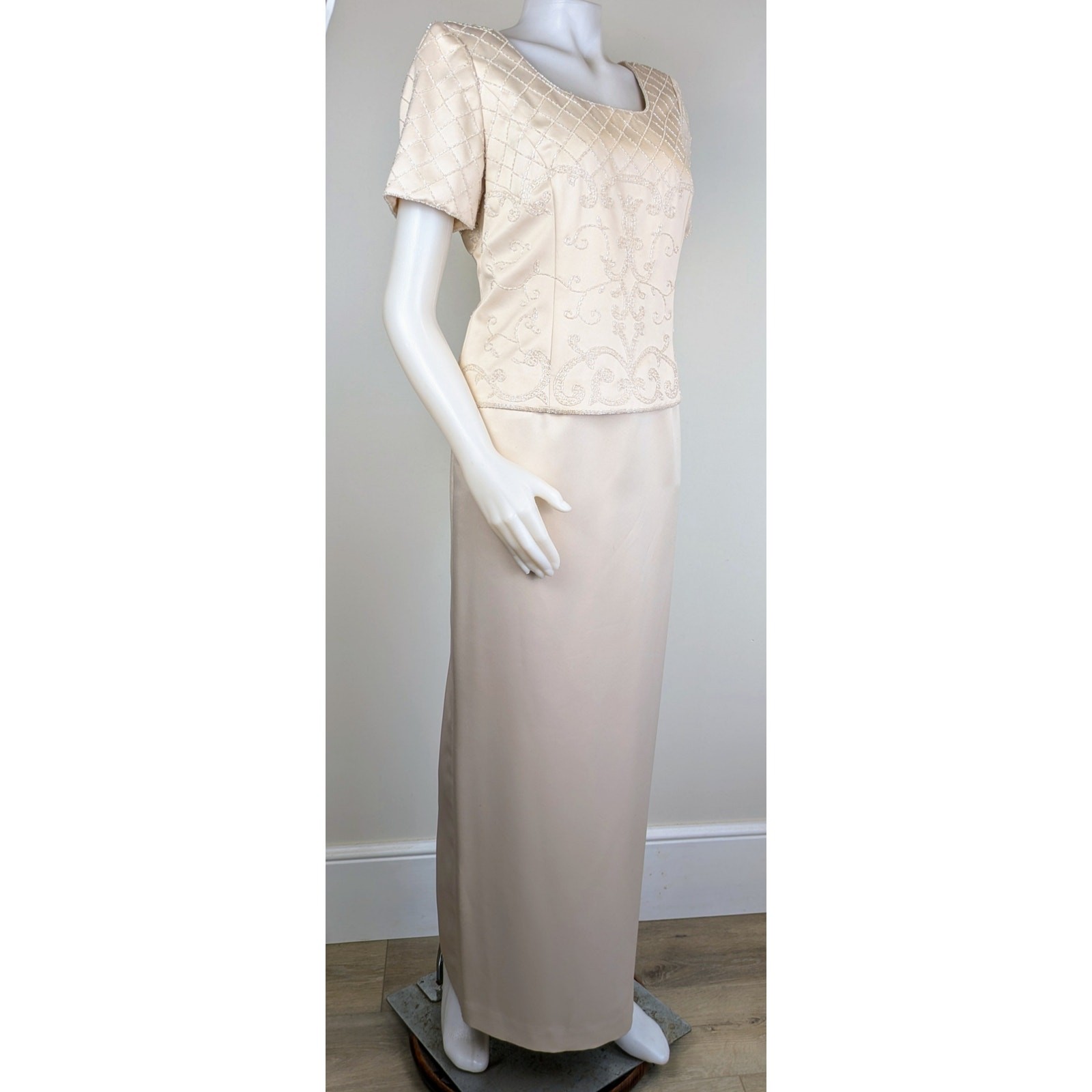 Karen Miller Maxi Dress 10 Cream Satin Beaded Short Sleeve Formal Event Wedding