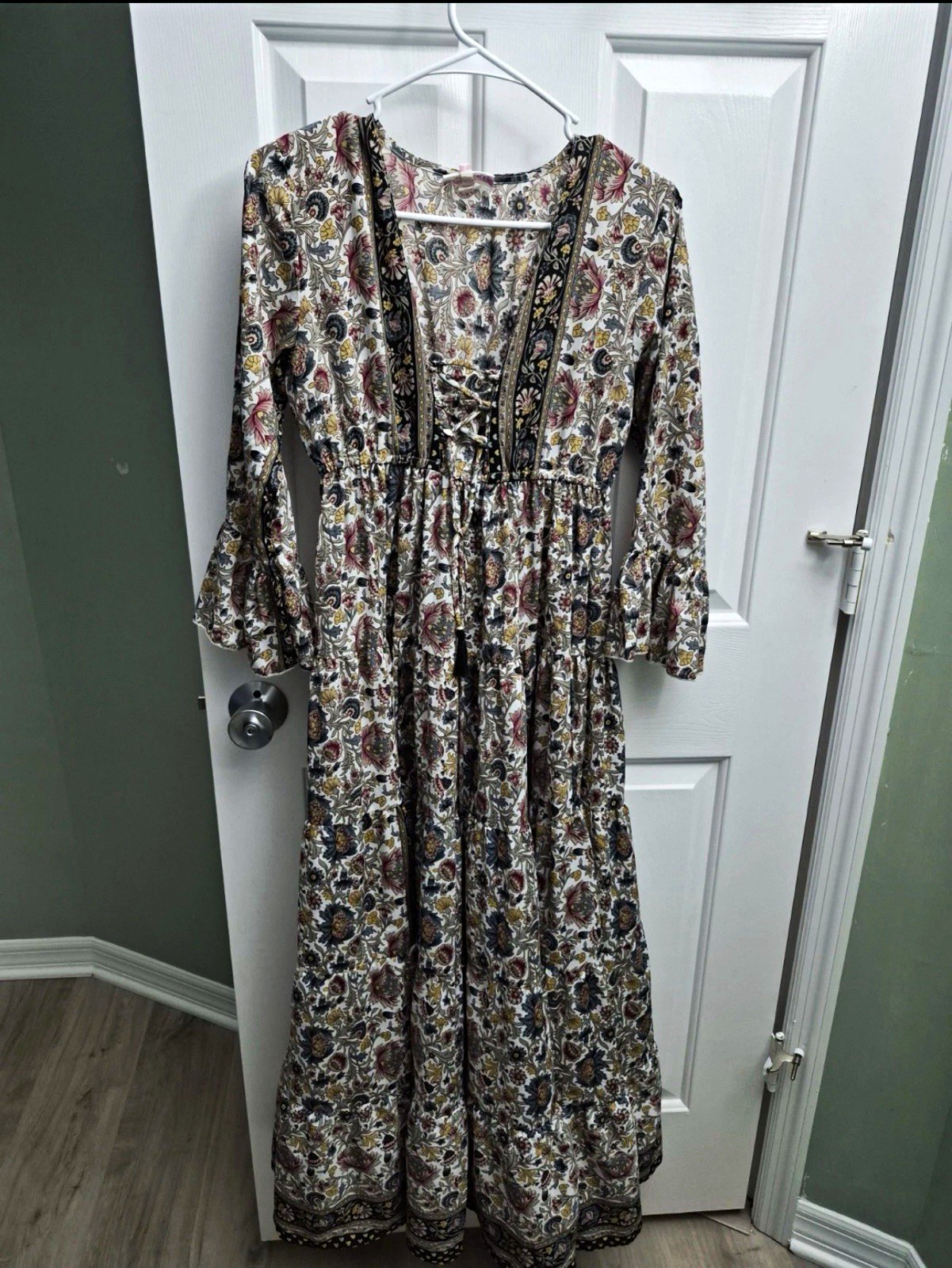 boemo Multicolor Floral Boho Maxi Dress V-Neck 3/4 Sleeve Tassel Tie Sz S