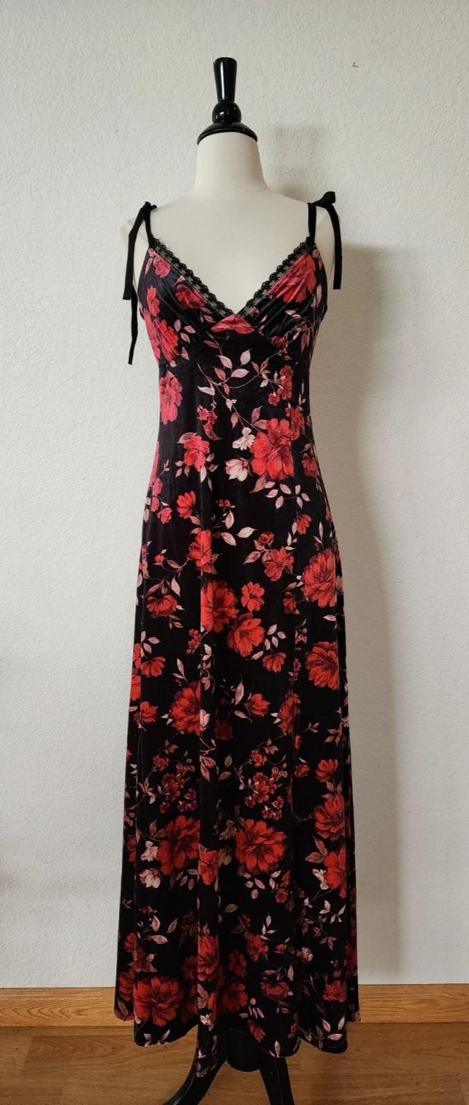 New Anthro Maxi Dress Size Small Black Velvet Red Floral Bow Sexy Wedding Date