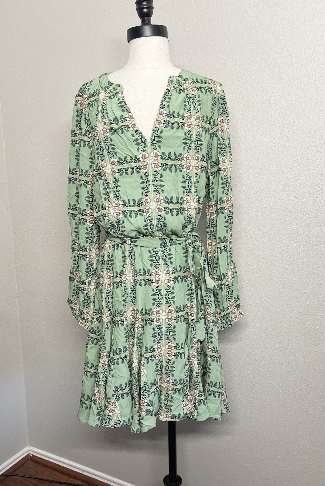 LOFT Mint Green Floral Long-Sleeve Tiered Dress L