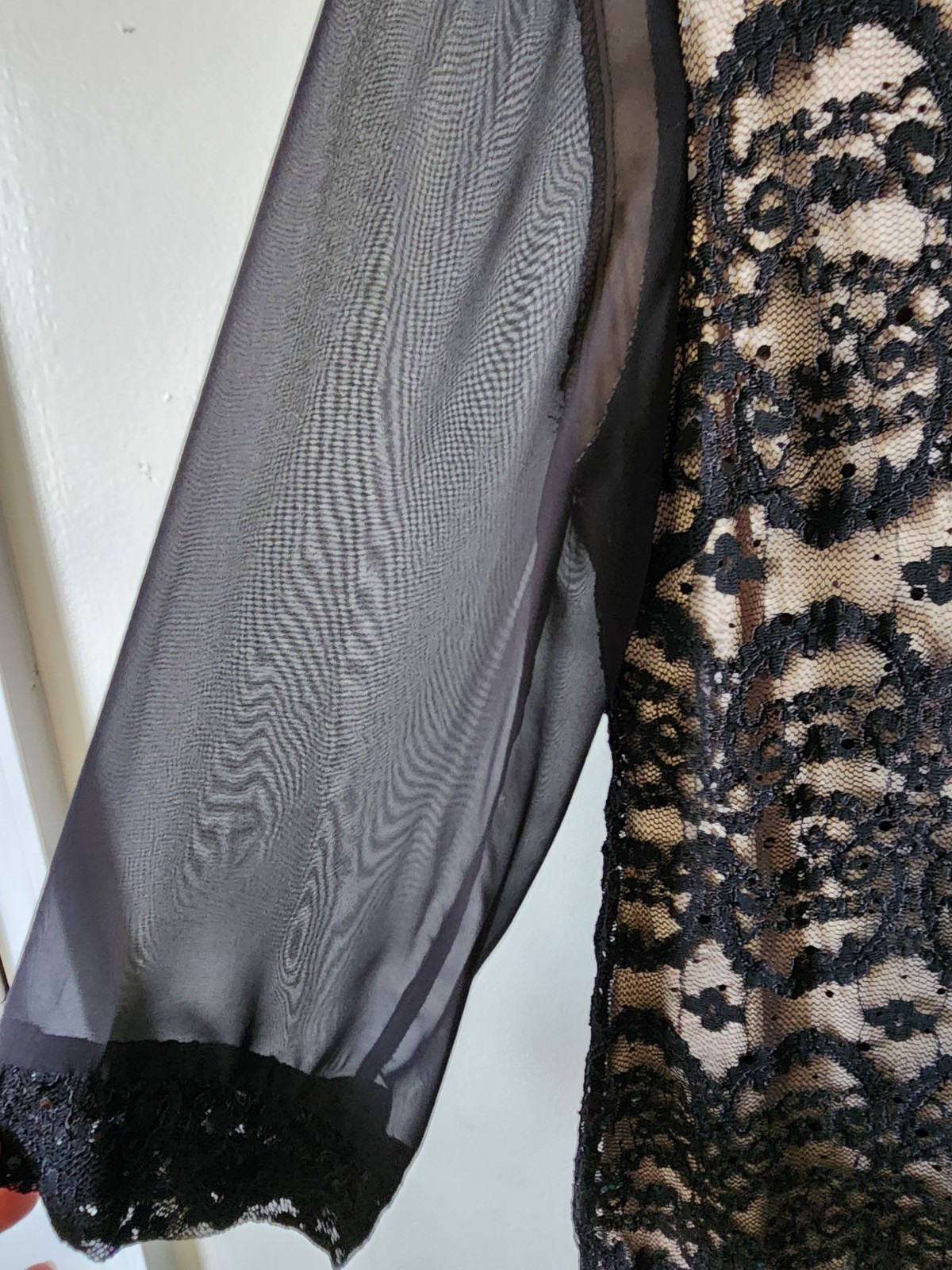R&M Richards Black Lace Overlay Cocktail Dress Size 8 Sheer Sleeve Sequin Party