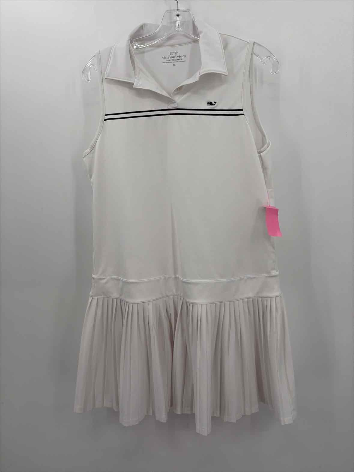 Vineyard Vines Performance White Size Medium Knee Length Athletic Dress