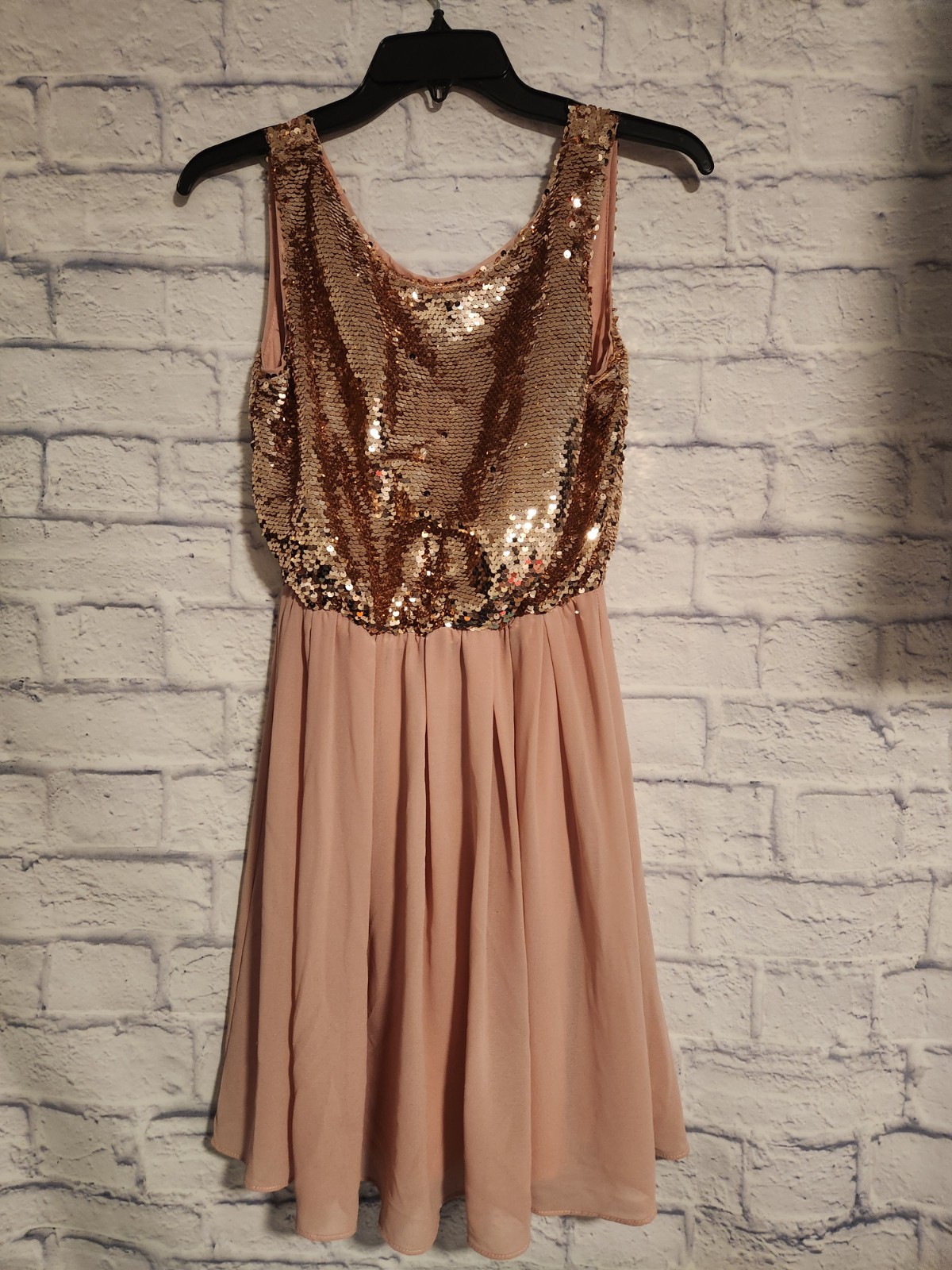 Alythea Dress Sequins Pink Size Medium Party Holiday Semi Formal EUC Smoke Free
