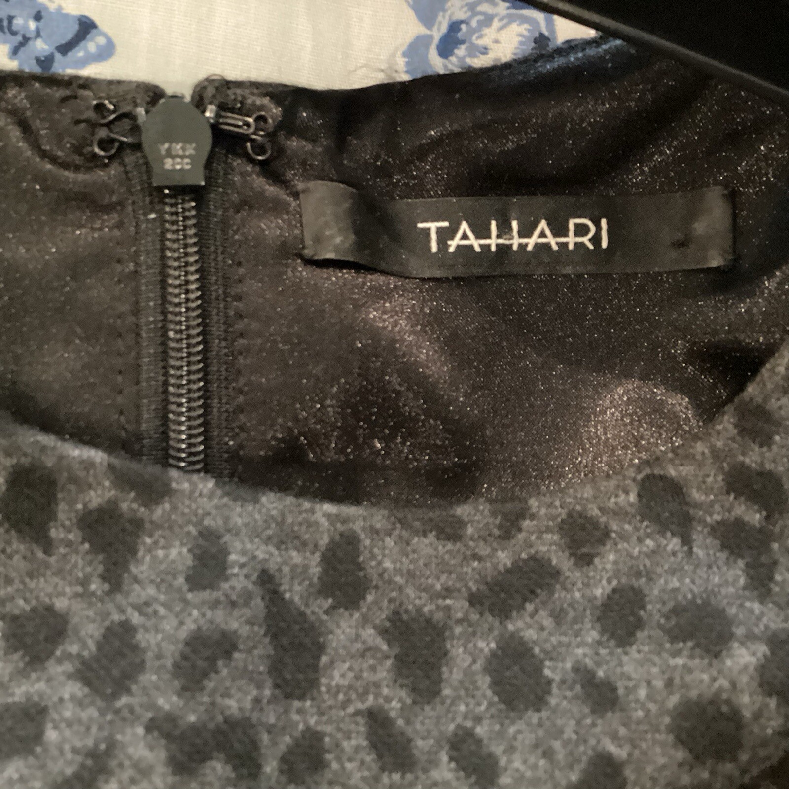 Tahari Black Gray Sleeveless Dress Shift Sz 6 Ruched Fully Lined Career Casual
