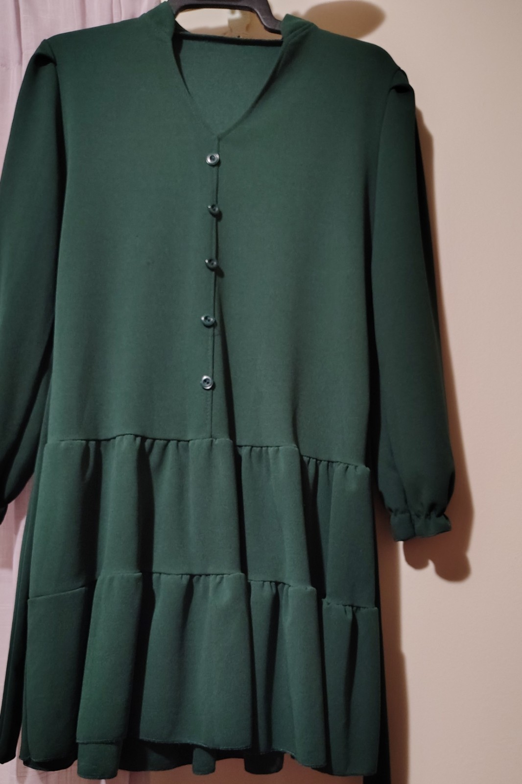 Women’s Green Solid V-Neck Button Tiered Belted Long Puff Sleeve Dress S