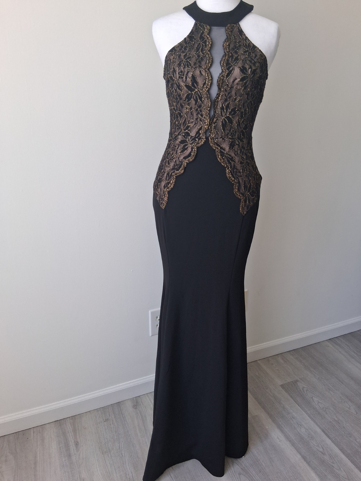 Cameo Black Maxi Dress With Gold Lace Appliqué Halter Bodice M Elegant Romantic
