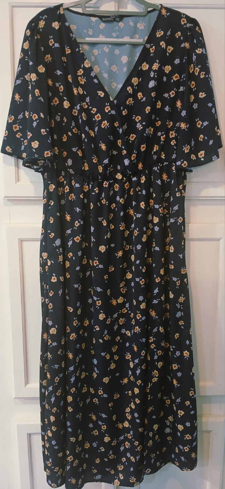 Bloomchic, Navy, Pockets, Side Slit, Flutter Sleeves Shirred Dress Size 20