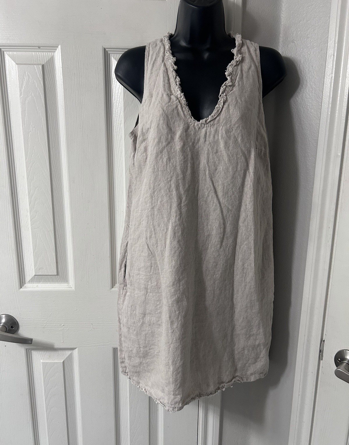 Tommy Bahama V Neck Ruffle Shift Dress 100 % Linen Shell & 100 % Cotton Size S/P