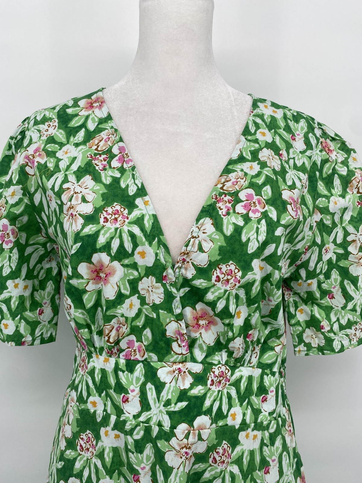 THML Dress Womens Medium Green Floral Puff Sleeve Ruffle Hem Coastal Cottage