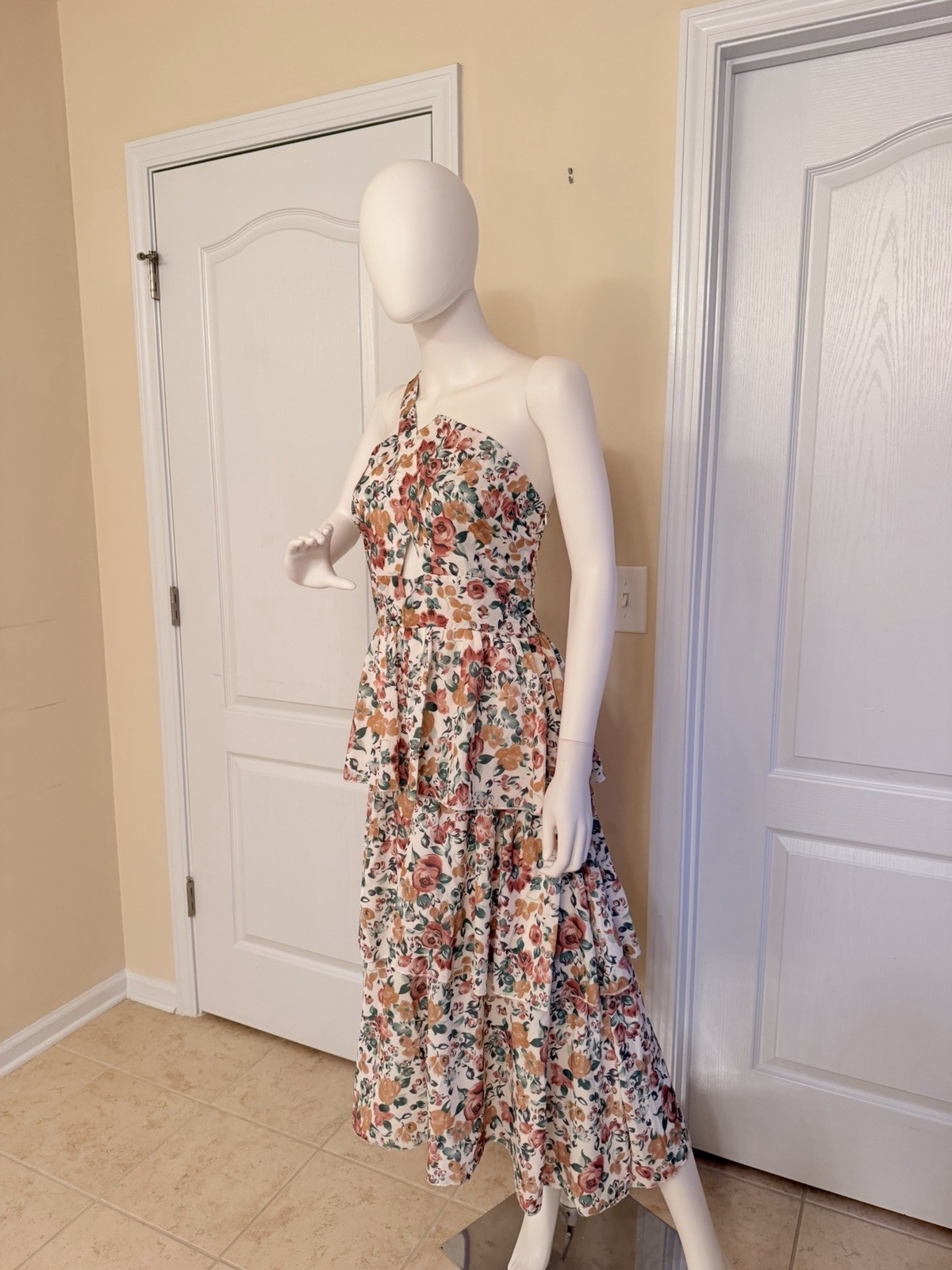 NWT Reverse One-Shoulder Floral Tiered Maxi Dress Cream w/Peach Roses Size 12