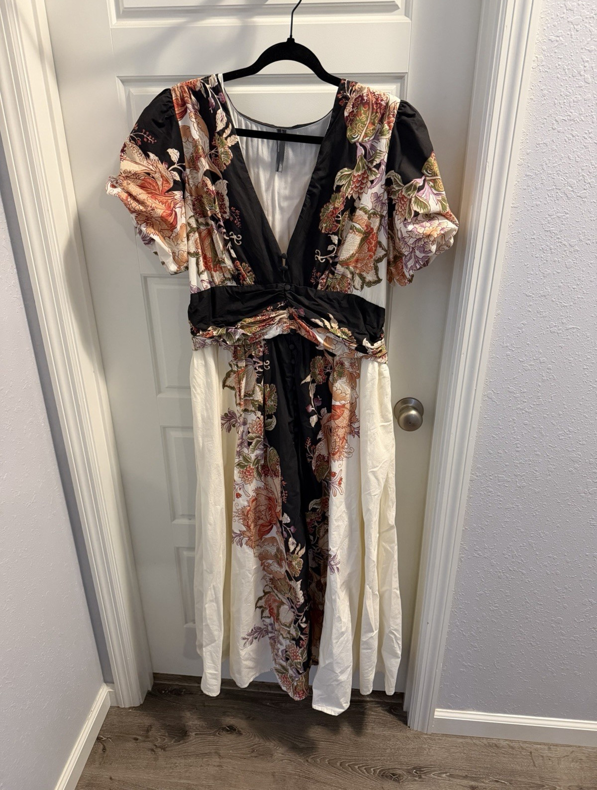 Anthropologie Women’s Floral V-Neck Short Sleeve A-Line dress