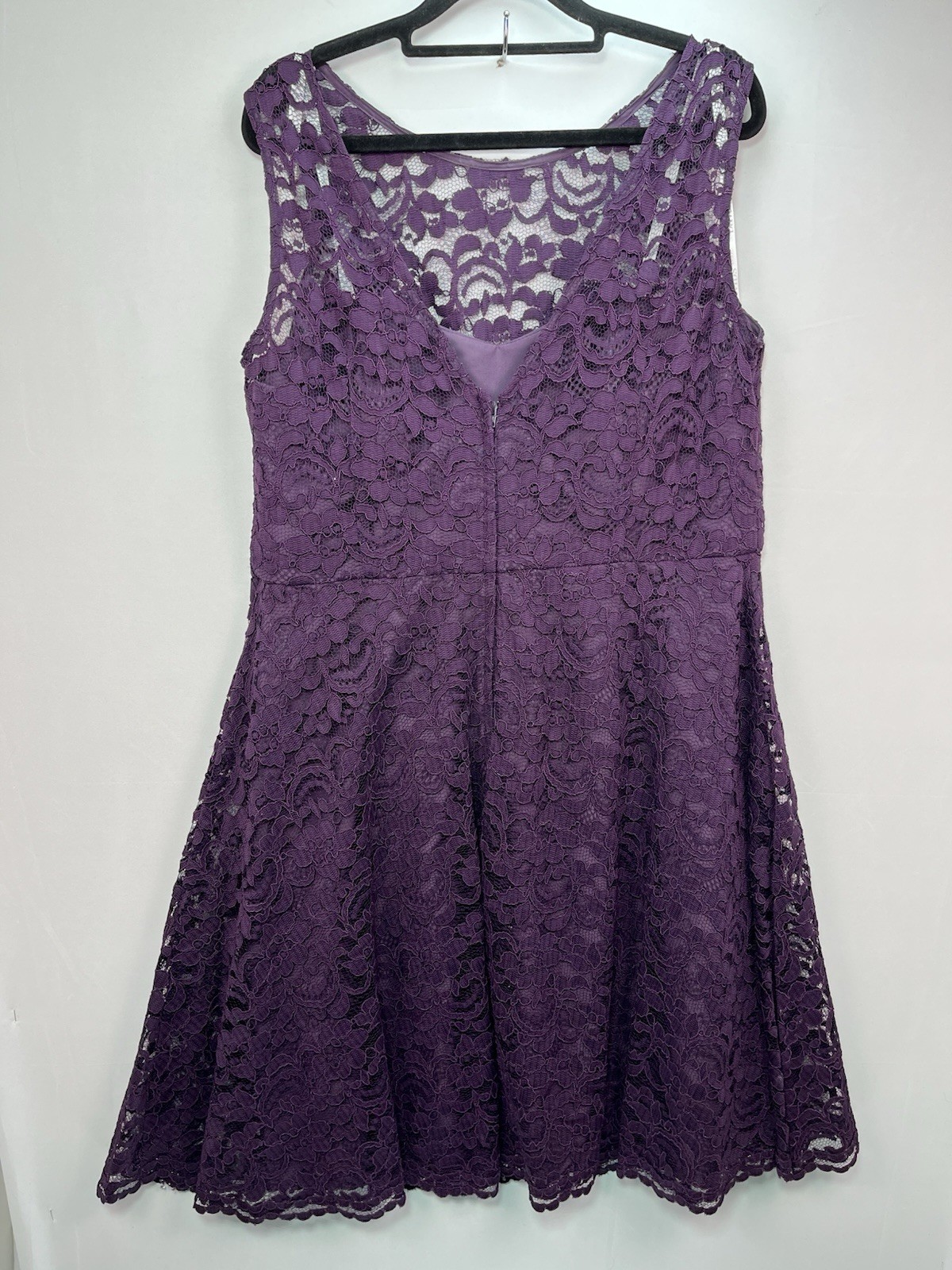 David’s Bridal Short Sleeveless All Over Lace Plum Bridesmaid Dress Sz 16