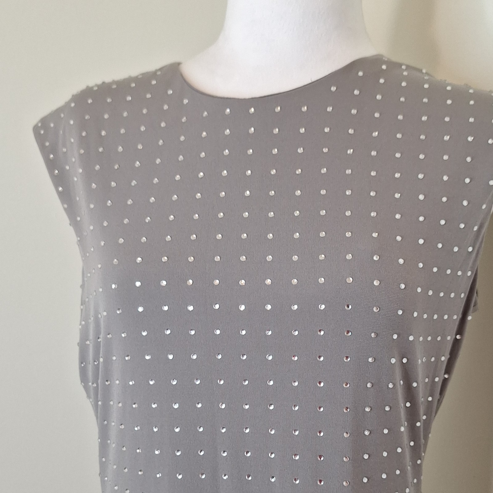 Calvin Klein Gray Solid Sheath Dress Round Neck Sleeveless Rhinestone 6