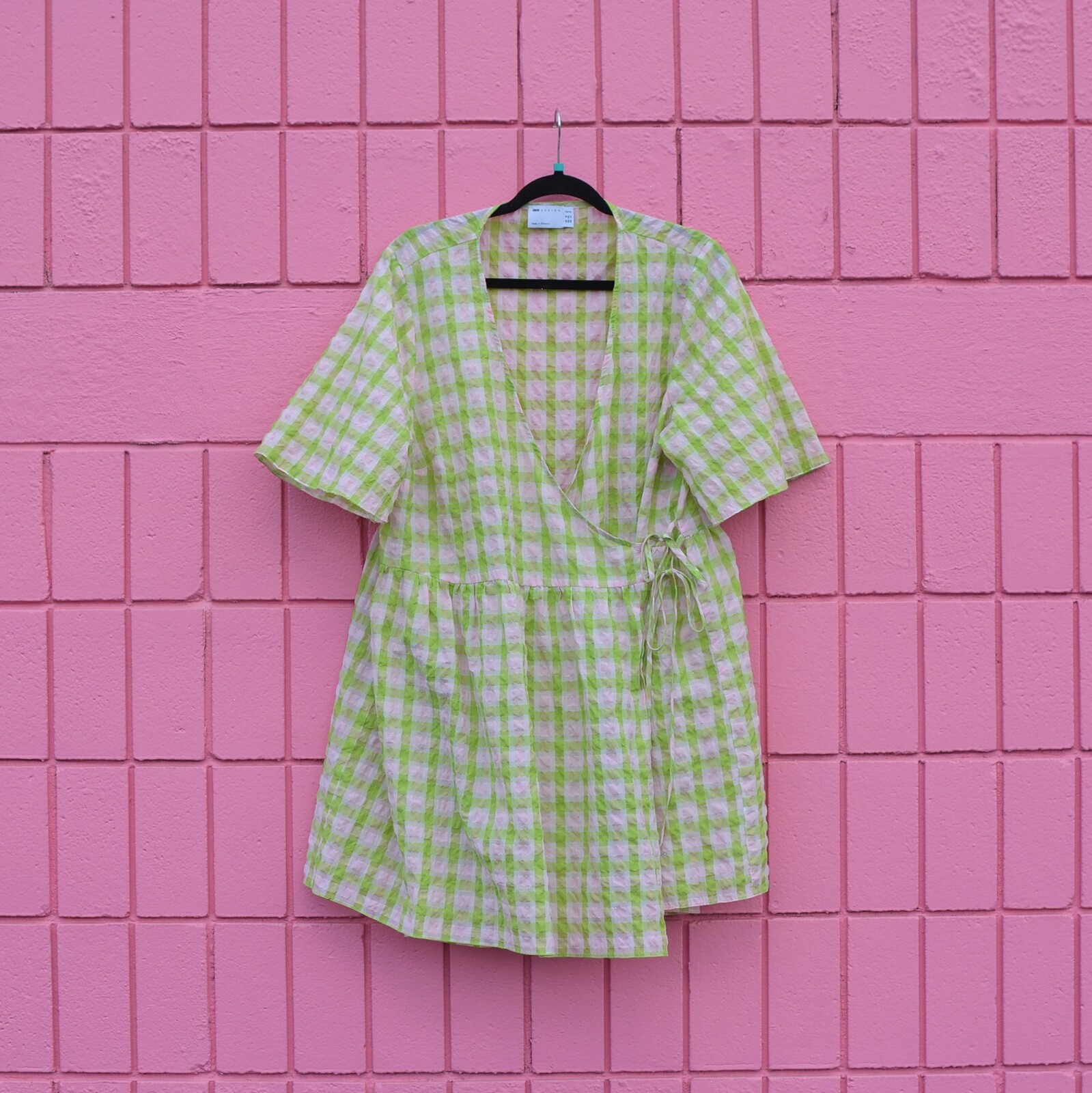 #149 L (14) ASOS Bright Green + Pink Gingham Seersucker Wrap Dress
