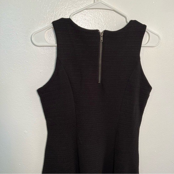 Olive & Oak Women’s Size Small Sleeveless Fit & Flare Dress Black Textured Scoop