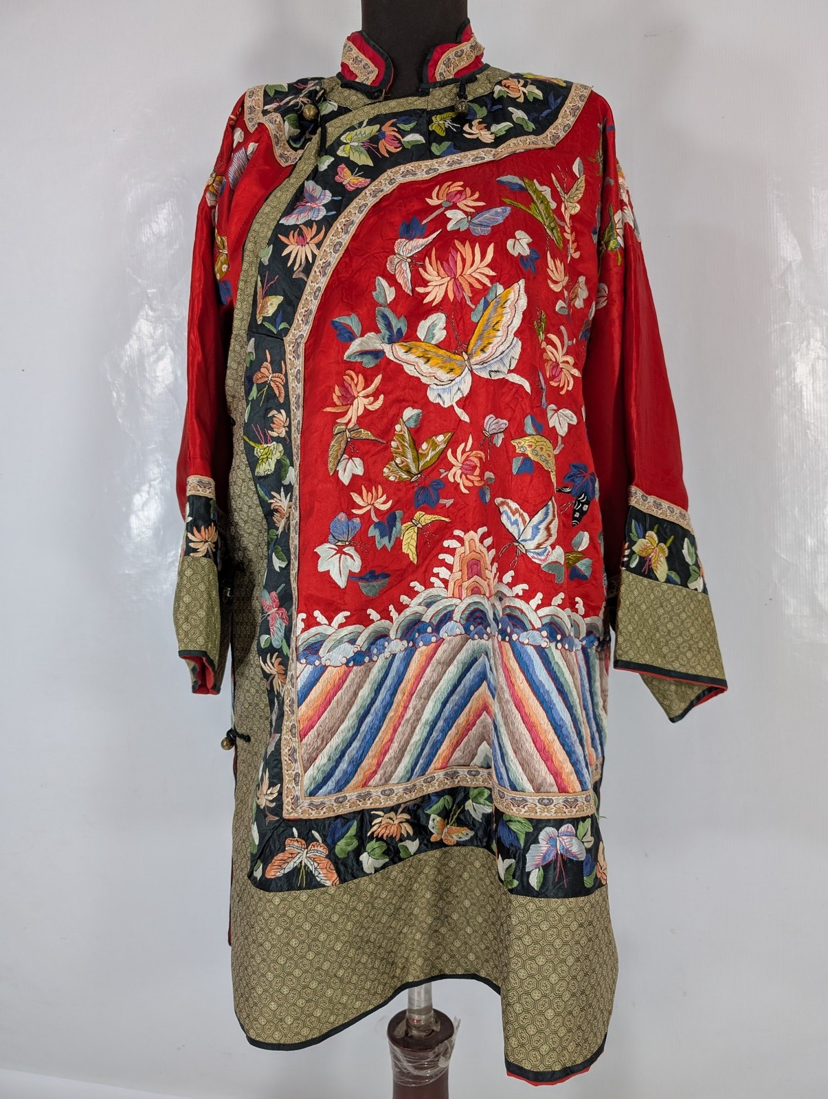 Vintage Traditional Chinese Silk Embroidered Butterflies Robe