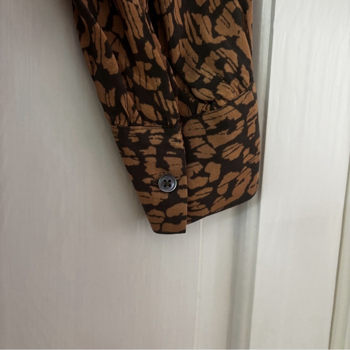 Rails Maple Dress Batik Cheetah Leopard Size Medium Long Sleeve Cinch Midi Dress