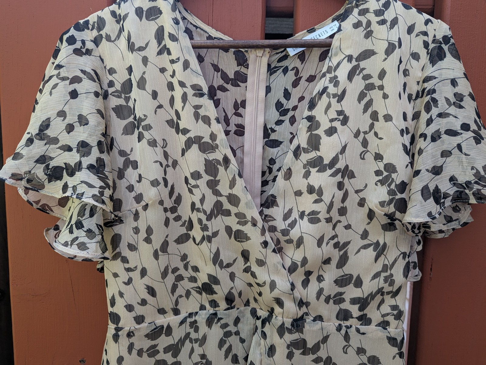 Saints + Secrets Ruffle Mini Dress Floral Print Cream/ Black Size Large **Flawed